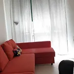 Smart Station Apartment *
