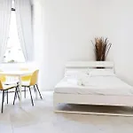 Smart Station Apartment Mailand