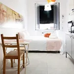 Apartment Smart Station Mailand